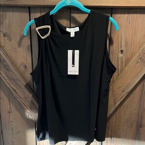 Women’s Nine West Black Sleeveless Corpcore Scoop neck Blouse Gold Accent 1X